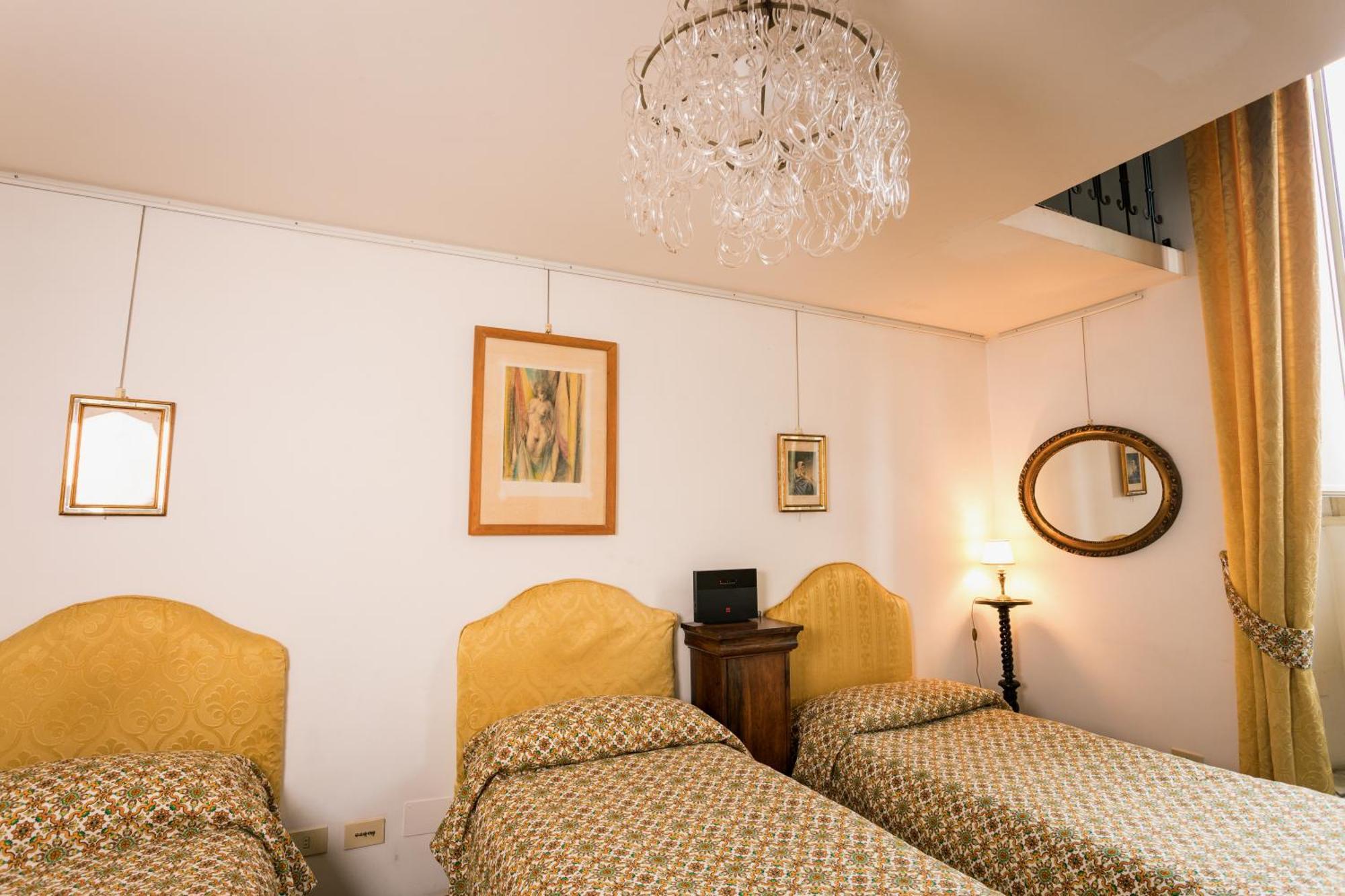 Art Gallery Apartment Rom