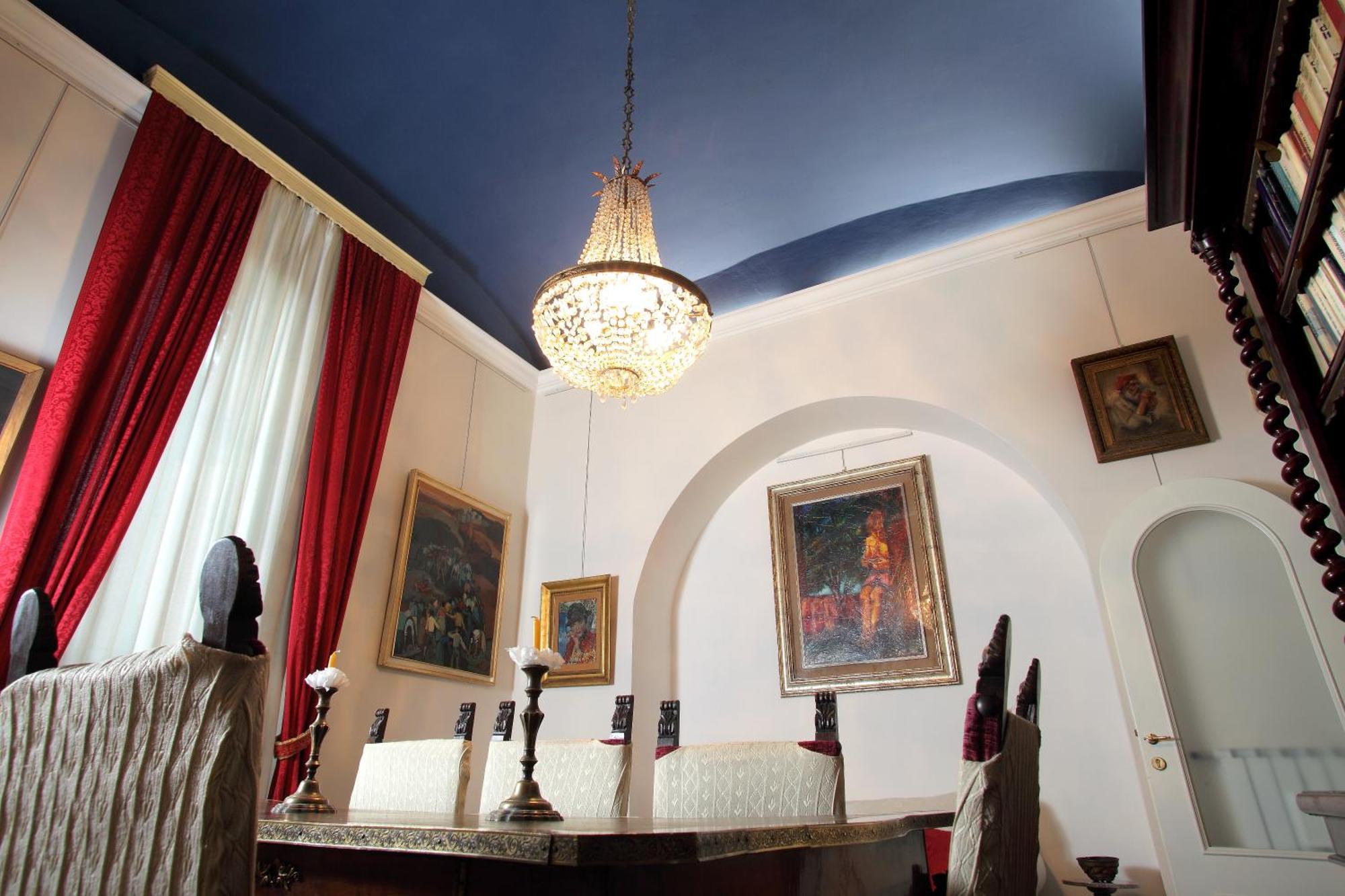 Art Gallery