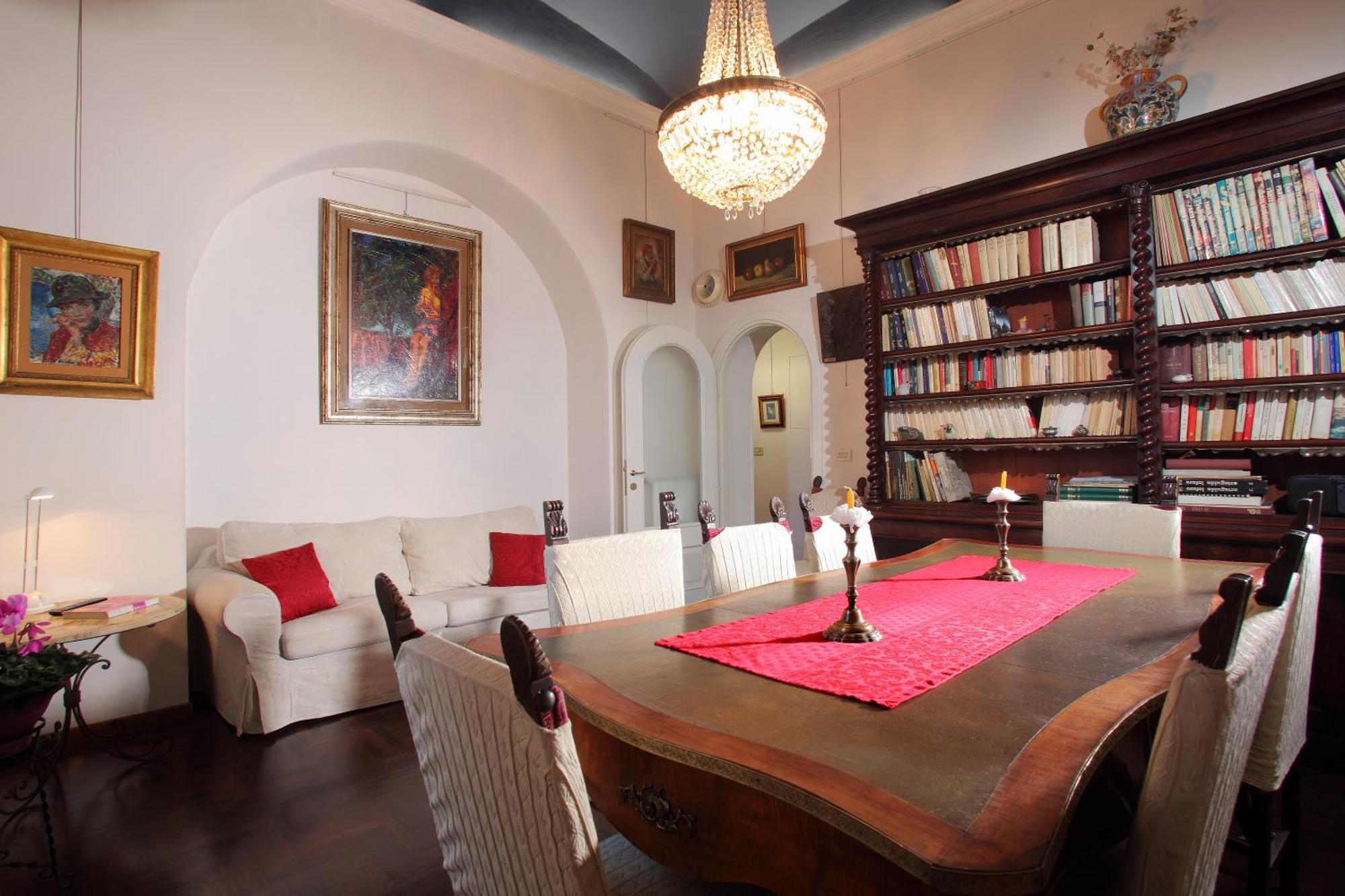 Art Gallery Apartment